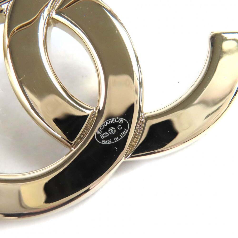 CHANEL Black Logo Brooch - Picture 6 of 6